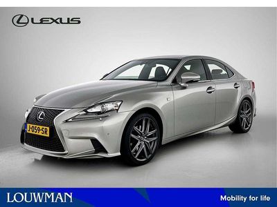 Lexus IS300h