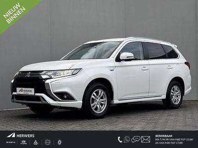 Wit Gebruikt 2020 Mitsubishi Outlander Intense SUV | € 25.435 (Eerlijke prijs)
