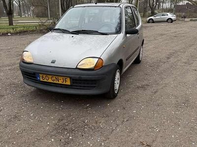 Occasion Fiat Seicento Young 54 PK (39 kW) 2001 Grijs Hatchback