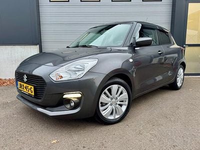 Grijs (metallic) Gebruikt 2018 Suzuki Swift Hatchback | € 11.350 (Goede deal)