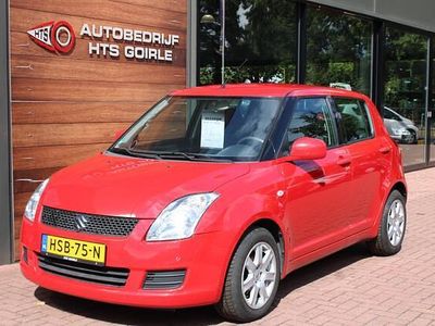 Rood Gebruikt 2009 Suzuki Swift Hatchback | € 3.895 (Eerlijke prijs)