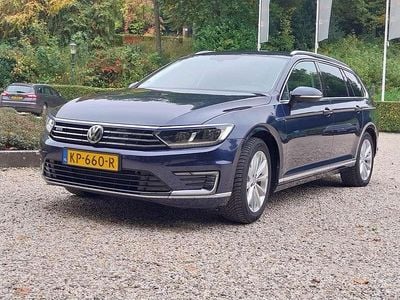 Blauw Occasion 2016 VW Passat GTE Stationwagen | € 10.450 (Eerlijke prijs)