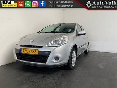 Grijs Occasion 2010 Renault Clio II Expression Hatchback | € 2.949 (Eerlijke prijs)