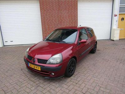 Occasion Renault Clio II Privilege 98 PK (72 kW) 2002 Sedan