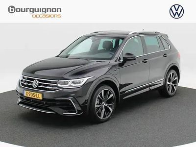 Zwart Gebruikt 2024 VW Tiguan Business SUV | € 41.850 (Eerlijke prijs)