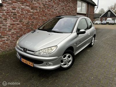 Grijs Gebruikt 2003 Peugeot 206 Hatchback | € 1.950 (Duur)