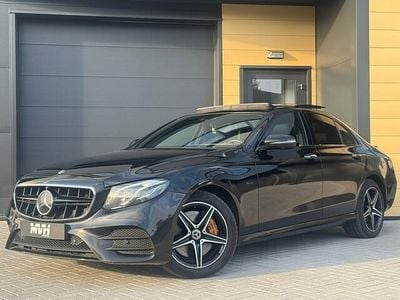 Zwart Gebruikt 2019 Mercedes E300 AMG Sedan | € 31.450 (Eerlijke prijs)