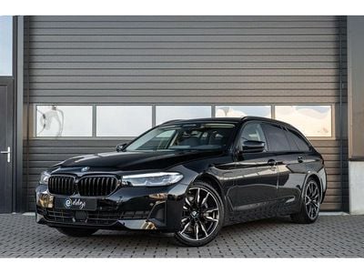 Zwart Gebruikt 2021 BMW 530 Stationwagen | € 25.450 (Goede deal)