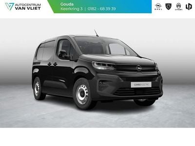 Diamond black (zwart metallic) Nieuw 2026 Opel Combo-e Life Sedan | € 31.910 (Eerlijke prijs)
