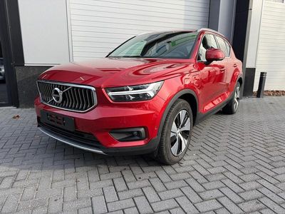 Rood (metallic) Occasion 2020 Volvo XC40 Inscription SUV | € 28.900 (Super prijs)