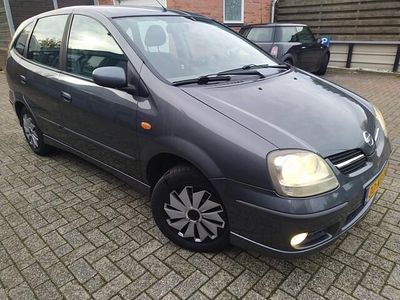 Nissan Almera Tino