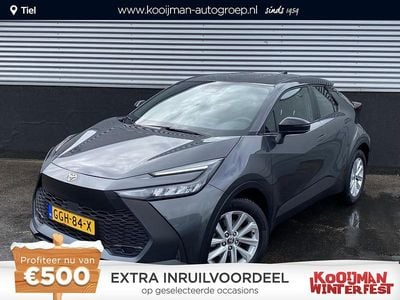 Grijs Occasion 2024 Toyota C-HR Active SUV | € 29.850 (Eerlijke prijs)