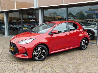 Rood Gebruikt 2024 Toyota Yaris Edition Hatchback | € 24.900 (Eerlijke prijs)