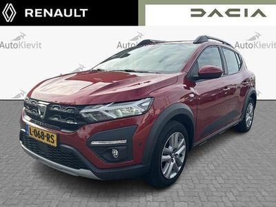 Rood (metallic) Occasion 2021 Dacia Sandero Comfort Hatchback | € 12.950 (Eerlijke prijs)