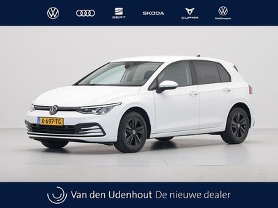 Wit Gebruikt 2024 VW Golf VIII Business Hatchback | € 25.690 (Eerlijke prijs)