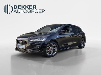 Zwart Gebruikt 2022 Ford Focus ST-Line Hatchback | € 19.945 (Iets duurder)