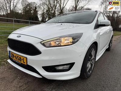 Wit Occasion 2018 Ford Focus ST-Line Hatchback | € 12.950 (Goede deal)