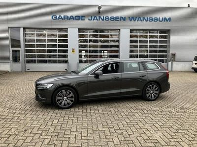 Grijs Gebruikt 2019 Volvo V60 Inscription Stationwagen | € 26.950 (Eerlijke prijs)