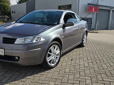 Grijs Gebruikt 2005 Renault Mégane Cabriolet Luxe Cabriolet | € 1.550 (Eerlijke prijs)