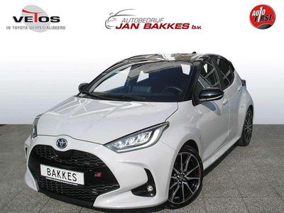 Grijs Gebruikt 2022 Toyota Yaris Hybrid Sport Hatchback | € 24.950 (Iets duurder)