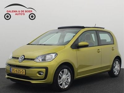 Geel Gebruikt 2017 VW up! Highline Hatchback | € 8.888 (Eerlijke prijs)