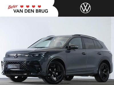 Grijs Gebruikt 2024 VW Tiguan R-line SUV | € 52.295 (Duur)