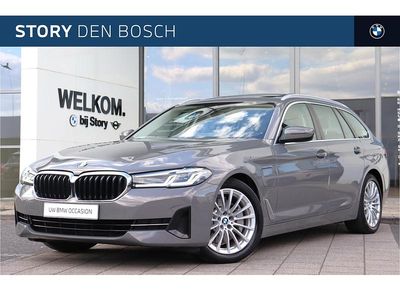 Grijs Occasion 2021 BMW 530e Executive Stationwagen | € 33.750 (Eerlijke prijs)