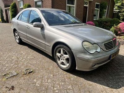 Mercedes C200