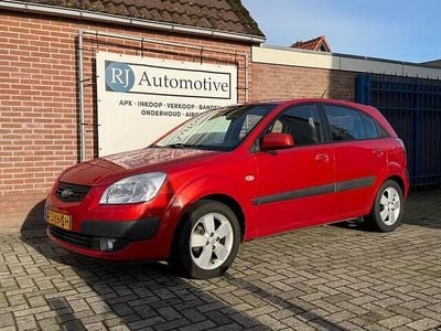 Rood Gebruikt 2007 Kia Rio Hatchback | € 1.750 (Iets duurder)