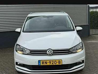 Beige Occasion 2018 VW Touran MPV | € 16.500 (Iets duurder)