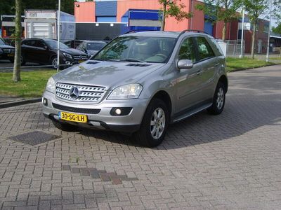 Grijs Occasion 2006 Mercedes 350 SUV | € 12.500