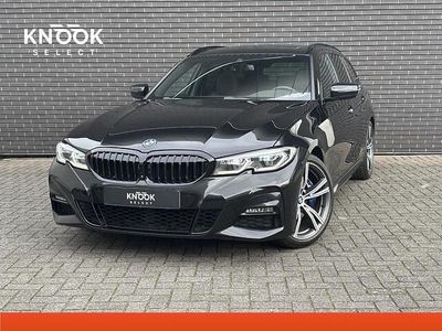 Zwart Occasion 2021 BMW 330 Executive Stationwagen | € 32.950 (Eerlijke prijs)