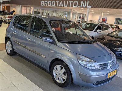 Blauw (metallic) Occasion 2004 Renault Scénic II Dynamique MPV | € 1.944 (Eerlijke prijs)