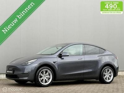 Grijs (metallic) Gebruikt 2023 Tesla Model Y Long Range AWD SUV | € 36.995 (Goede deal)