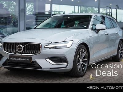 Vapour grey Occasion 2025 Volvo V60 Stationwagen | € 41.995 (Super prijs)