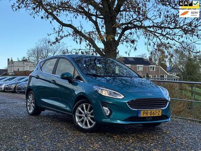 Blauw Gebruikt 2017 Ford Fiesta Titanium Hatchback | € 8.975 (Eerlijke prijs)