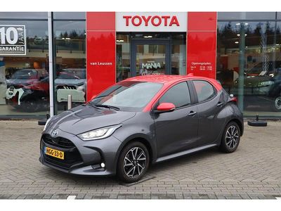 Grijs Occasion 2021 Toyota Yaris Hatchback | € 19.890 (Eerlijke prijs)