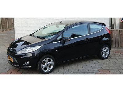 Zwart (metallic) Occasion 2010 Ford Fiesta Hatchback | € 5.999 (Iets duurder)