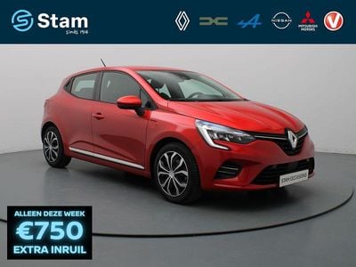 Rood metallic Gebruikt 2022 Renault Clio V Zen Hatchback | € 17.490 (Goede deal)