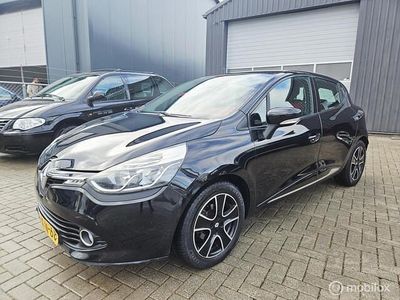 Zwart Gebruikt 2014 Renault Clio IV Dynamique Hatchback | € 4.499 (Eerlijke prijs)