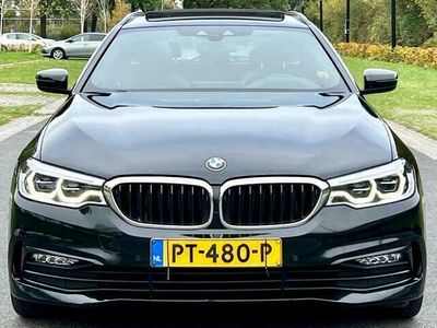 tweedehands BMW 520 5-SERIE D SPORT LINE RIJK UITGERUST PANO/HUD/NL AUTO