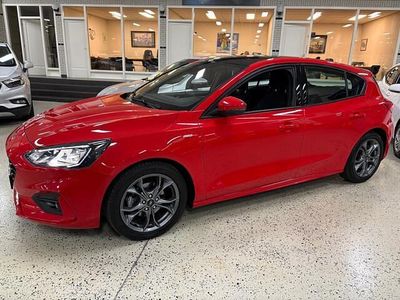Rood Occasion 2019 Ford Focus ST-Line Hatchback | € 13.250 (Eerlijke prijs)