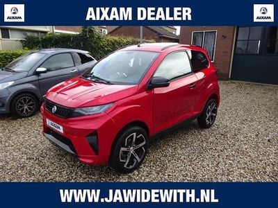 Rood Nieuw 2025 Aixam e-Crossover Hatchback | € 19.639