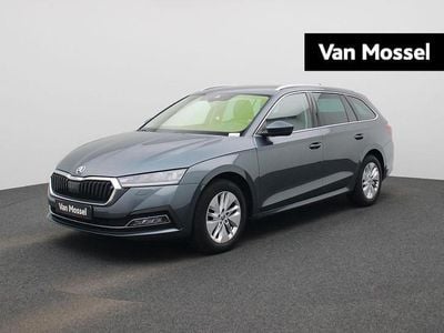 Grijs Occasion 2021 Skoda Octavia Ambition Stationwagen | € 23.900 (Duur)