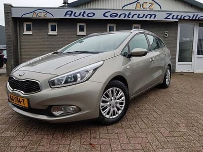 Grijs (metallic) Occasion 2015 Kia Ceed Comfort Hatchback | € 7.750 (Eerlijke prijs)