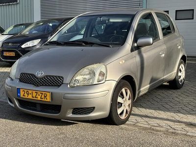 Grijs (metallic) Occasion 2003 Toyota Yaris Sol Hatchback | € 1.750 (Eerlijke prijs)