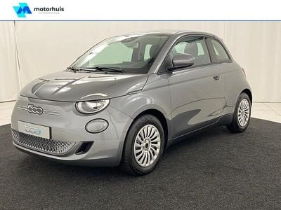 Grijs, metallic lak Gebruikt 2023 Fiat 500e Action Hatchback | € 15.440 (Goede deal)