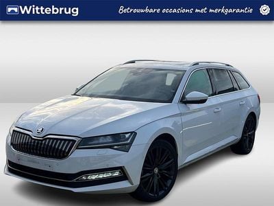 Wit Occasion 2022 Skoda Superb LAURIN & KLEMENT Stationwagen | € 31.950 (Iets duurder)