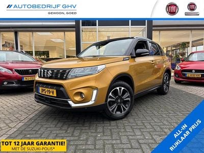 Geel (metallic) Gebruikt 2021 Suzuki Vitara Style SUV | € 23.950 (Eerlijke prijs)