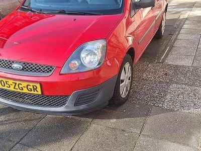 Rood Occasion 2008 Ford Fiesta Cool & Sound Edition Hatchback | € 1.750 (Eerlijke prijs)